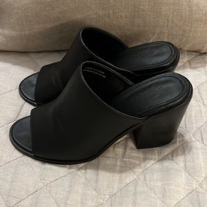Urban Outfitters Open Toe Heel Mule in Black